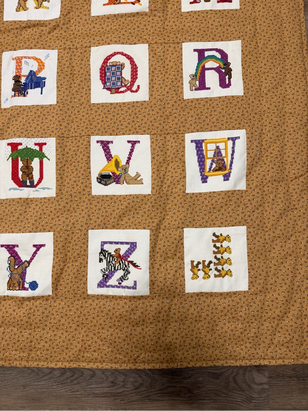 Vintage 1980s Handmade Alphabet Baby Quilt / Teacher-Made Keepsake 55 X 45 In - Picture 7 of 15